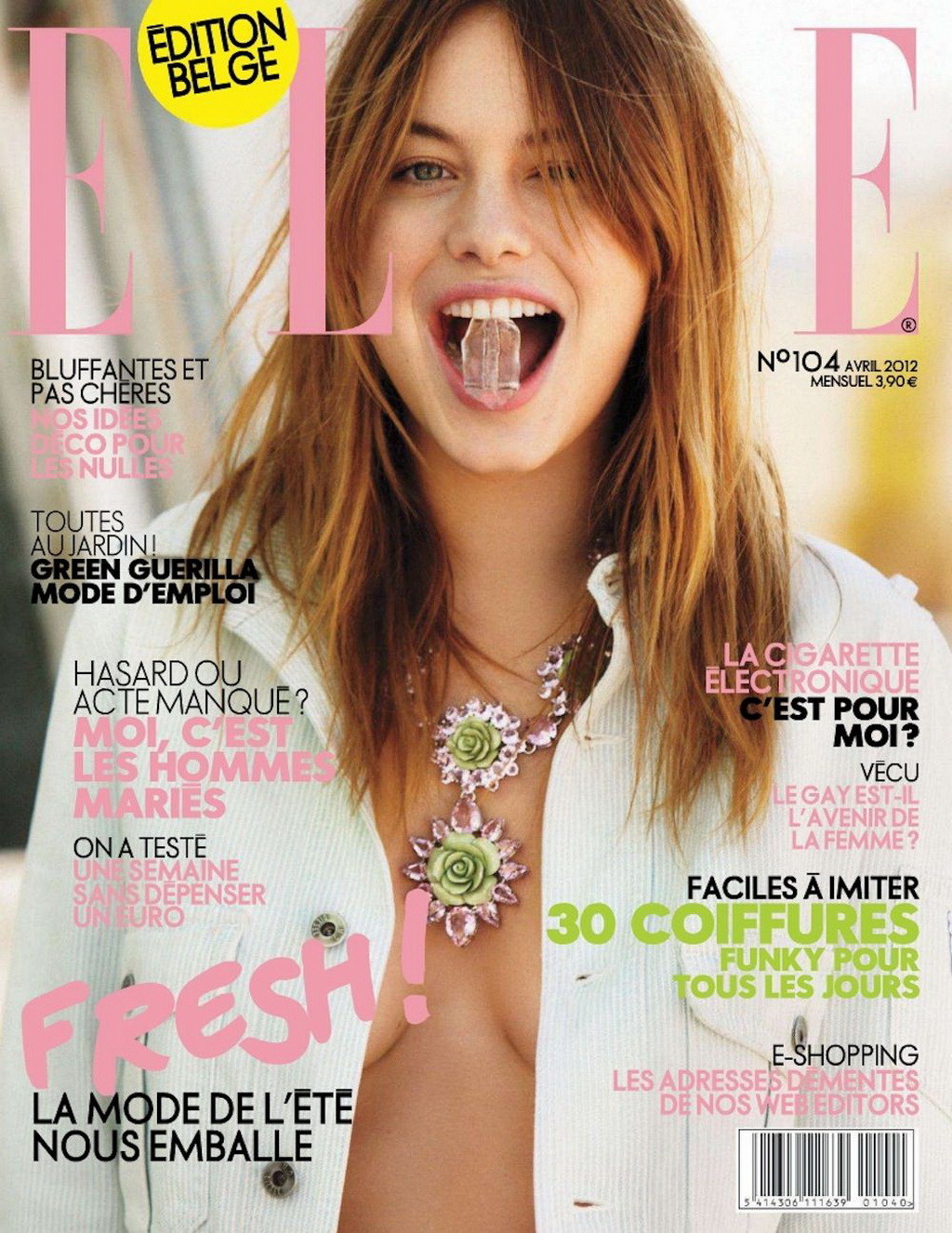 Camille rowe exhibe ses seins et ses fesses pour le numéro d'avril 2012 du magazine belge Elle.
 #75268835