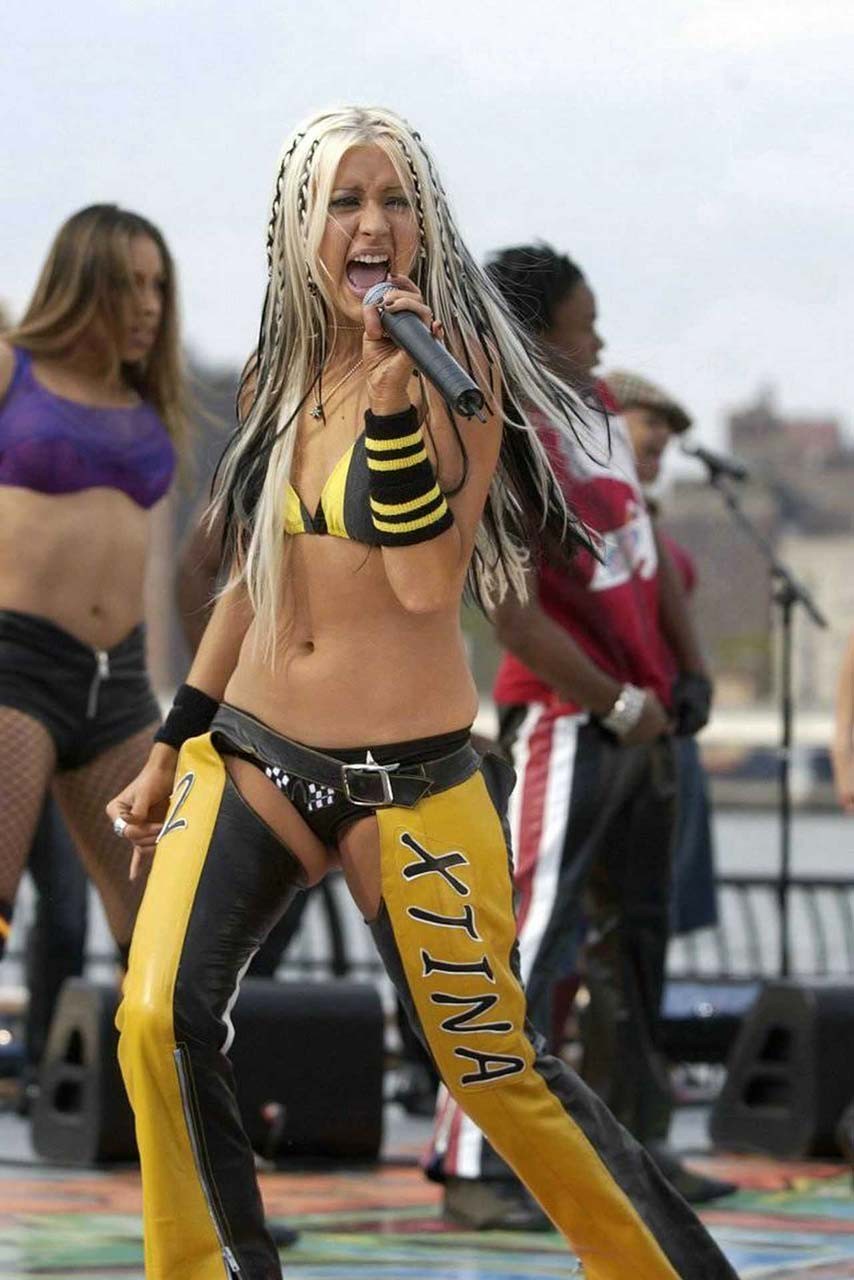 Christina Aguilera sexy ass in pants while performing on stage #75312902