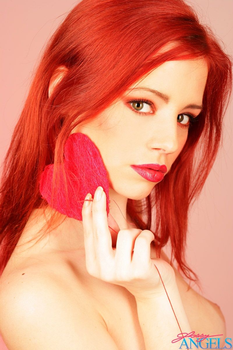 Lovely redhead Schönheit liebt es, ihre sexy Körperteile zu zeigen
 #72771961