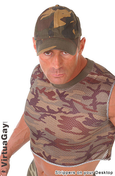 Muskulöser Kerl posiert nackt
 #77001347