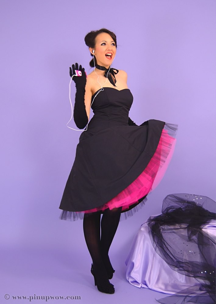 Glamour pinup girl hayley marie in posa
 #72801357