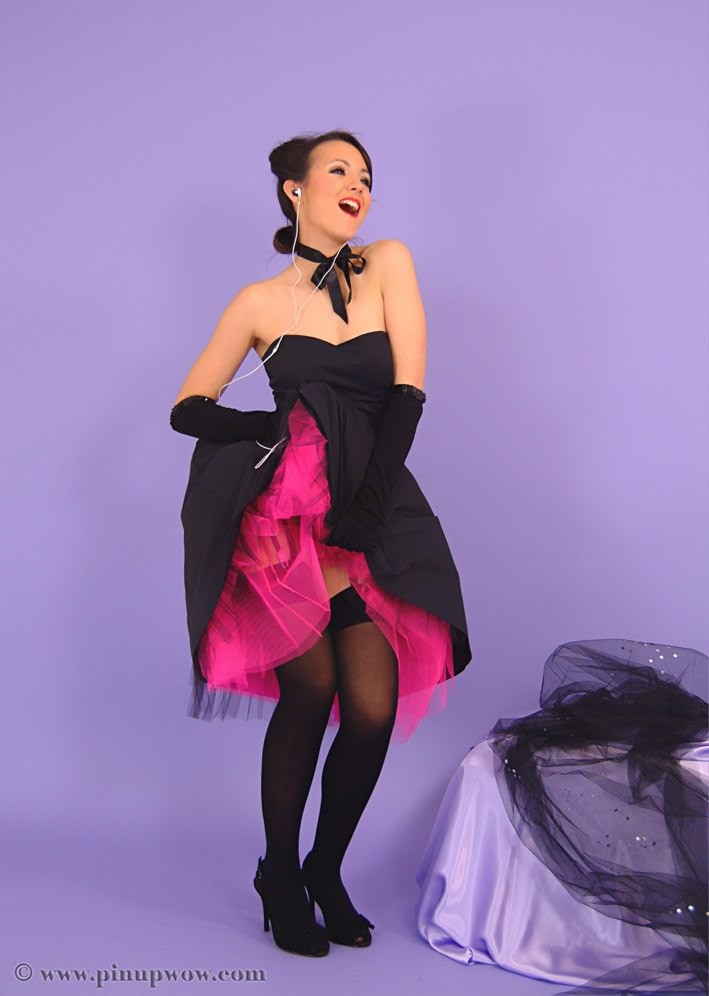 Glamour pinup girl hayley marie in posa
 #72801361