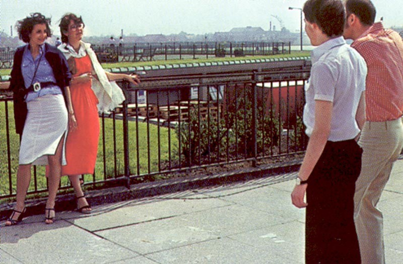 Dos damas retro folladas en todos sus apretados agujeros de mierda
 #69307555