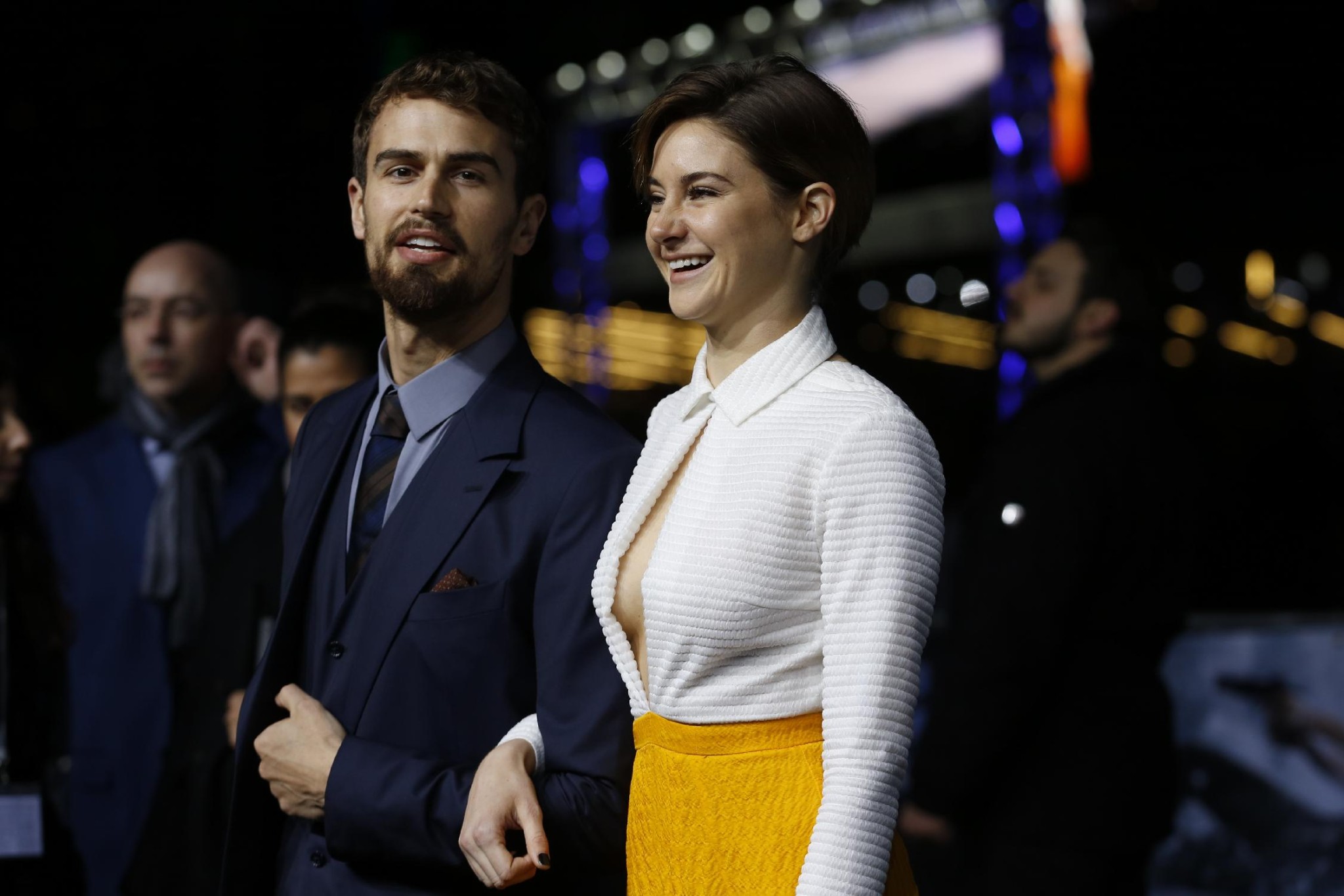 Shailene Woodley braless showing cleavage at the Insurgent premiere in Berlin #75170093