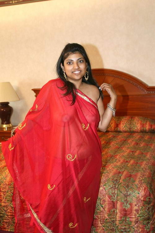 Die vollbusige indische Arhuarya bekommt ihre Muschi vollgepumpt, während sie einen riesigen Schwanz reitet
 #77767144