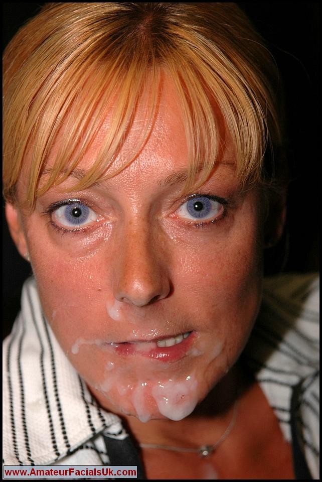 Blonde Frau wird ernsthaft facialized
 #76034818