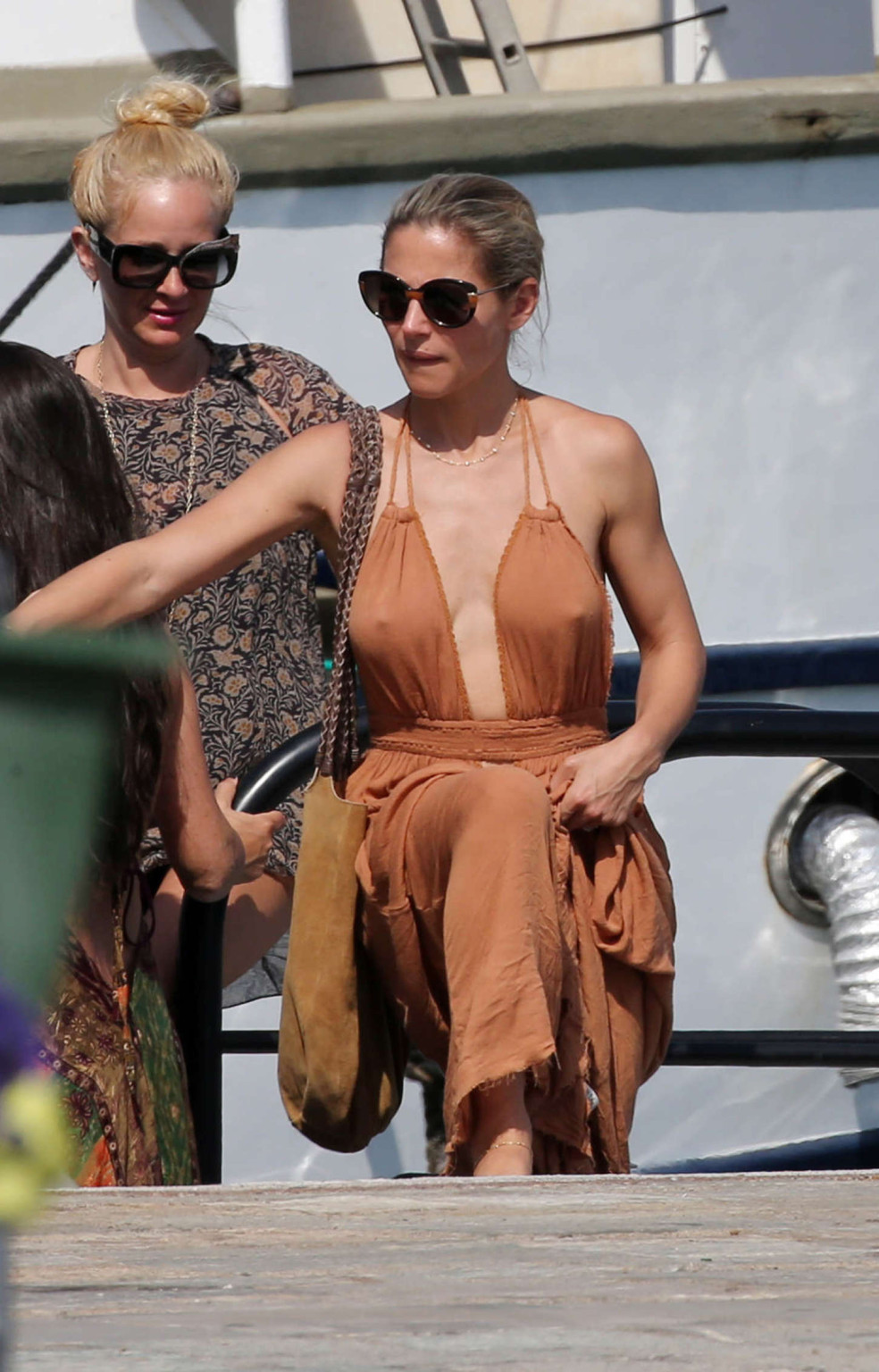 Elsa pataky mostrando pokies en los pezones y sideboobs en corsica
 #75158869