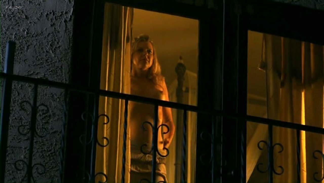 Amy Lindsay che mostra le sue belle tette grandi e scopare duro in scene di film nudo
 #75320277