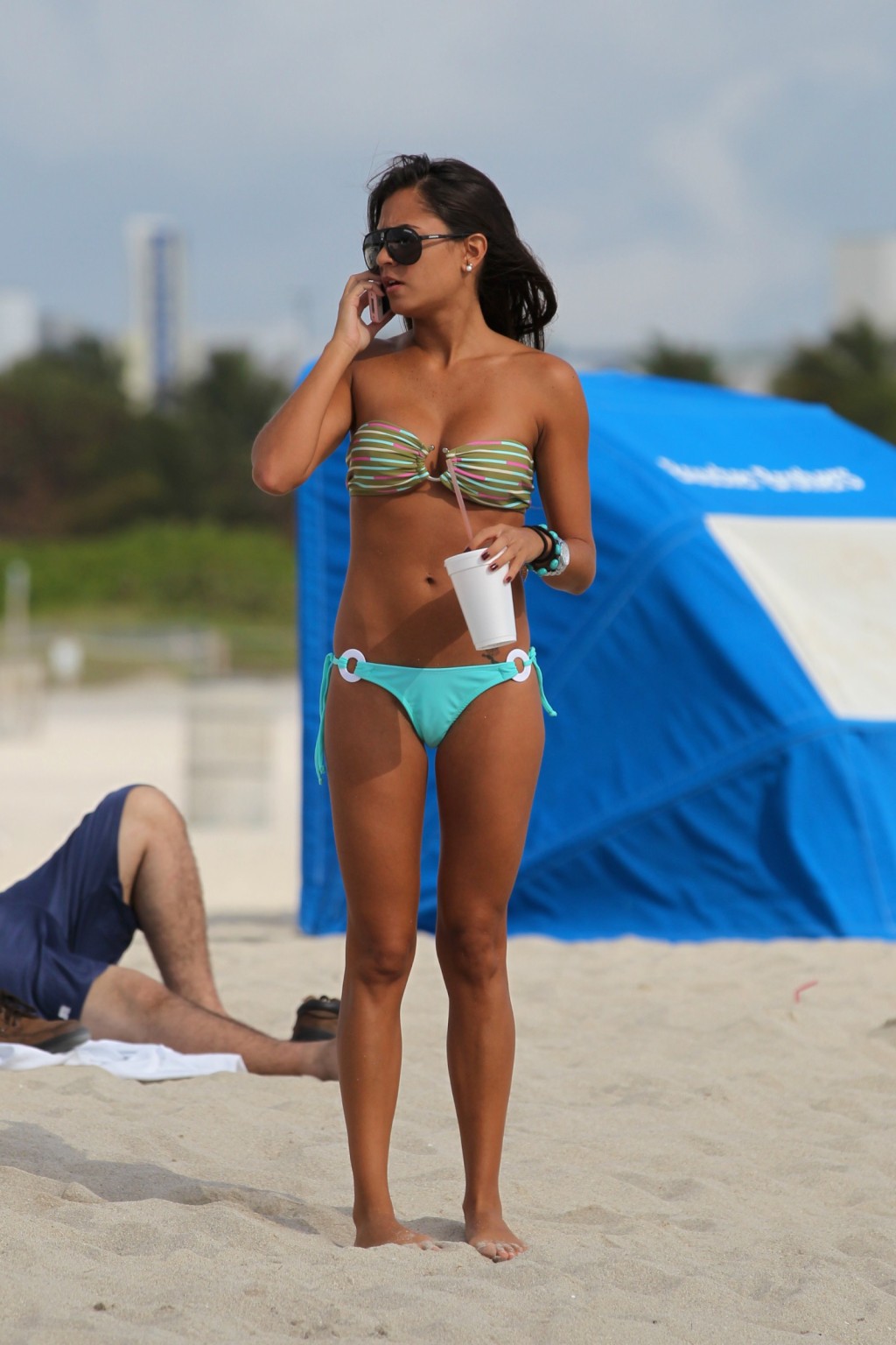Karina d'Erizans shows off her ass wearing a thong bikini on a beach in Miami #75239997