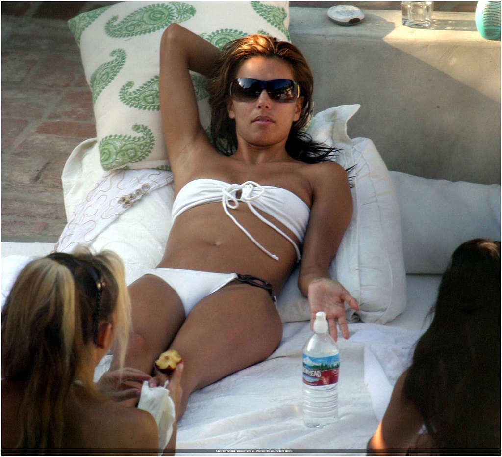 Eva Longoria downblouse and looking very sexy in bikini #75339831