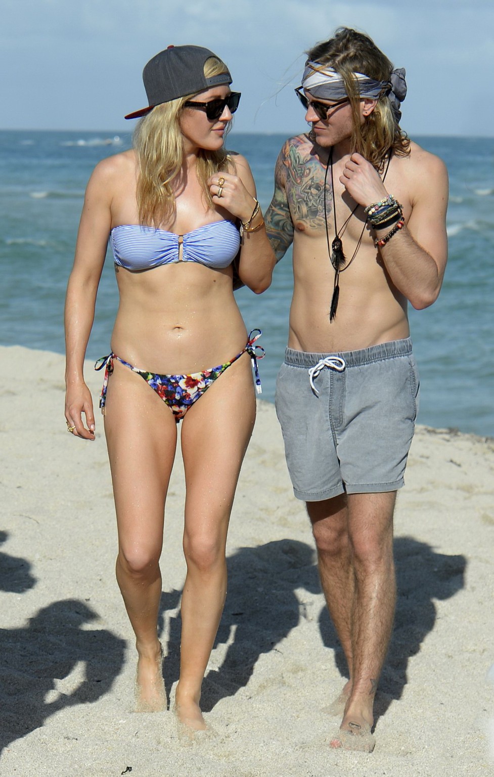 Ellie Goulding showing off her curvy body in a skimpy twopiece at the beach in M #75176166