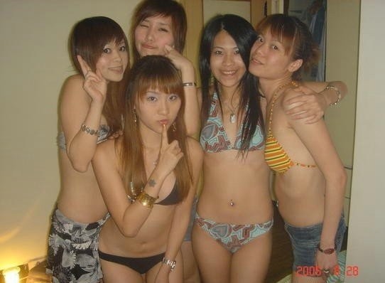 Teen asiatische Freundinnen ficken in Amateur-Sex-Bilder
 #67340166