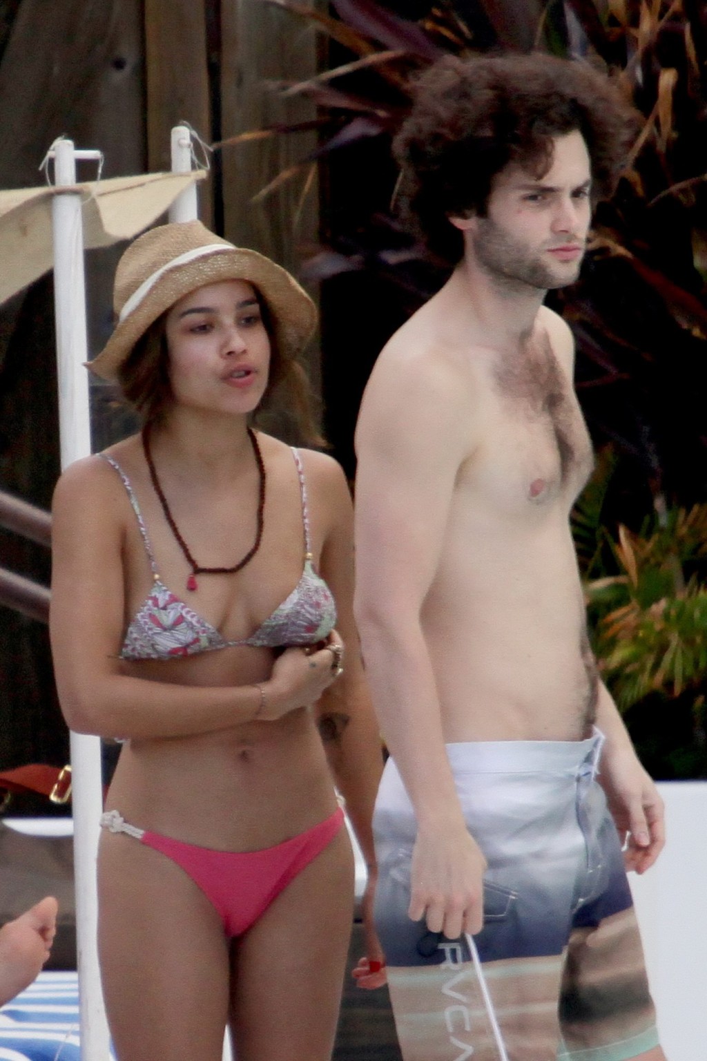 Zoe kravitz trägt einen knappen Bikini am Strand von Miami
 #75277983