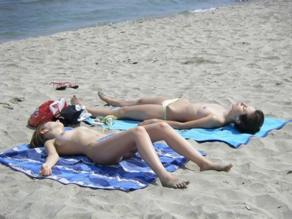 Teenager gfs bare at the seashore and in bikinis and posing for photos 25 #72245960