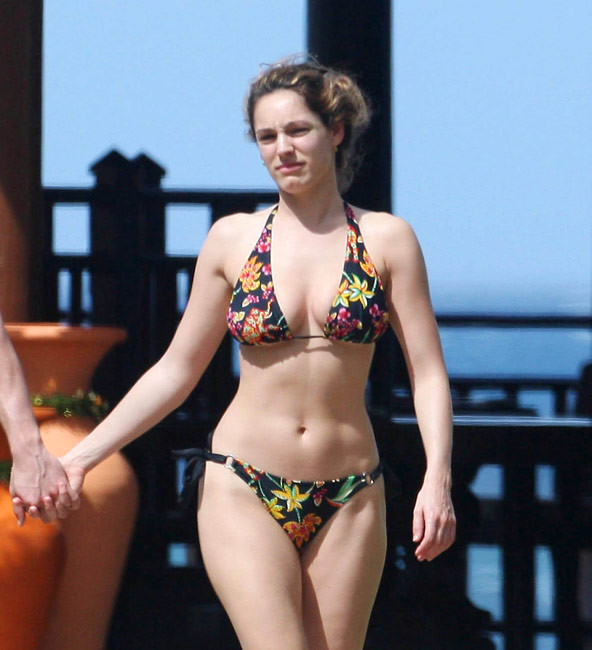 Celebrity babe Kelly Brook exposed boobs on the beach #75405905