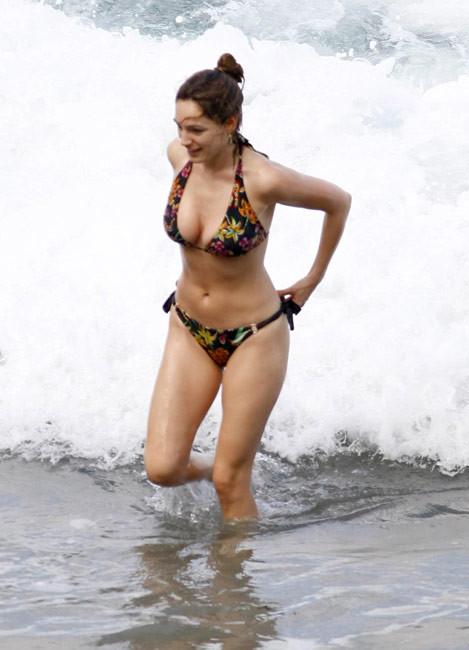 Celebrity babe Kelly Brook exposed boobs on the beach #75405934