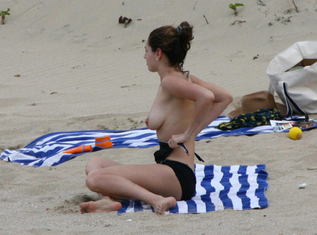 Celebrity babe Kelly Brook exposed boobs on the beach #75406049