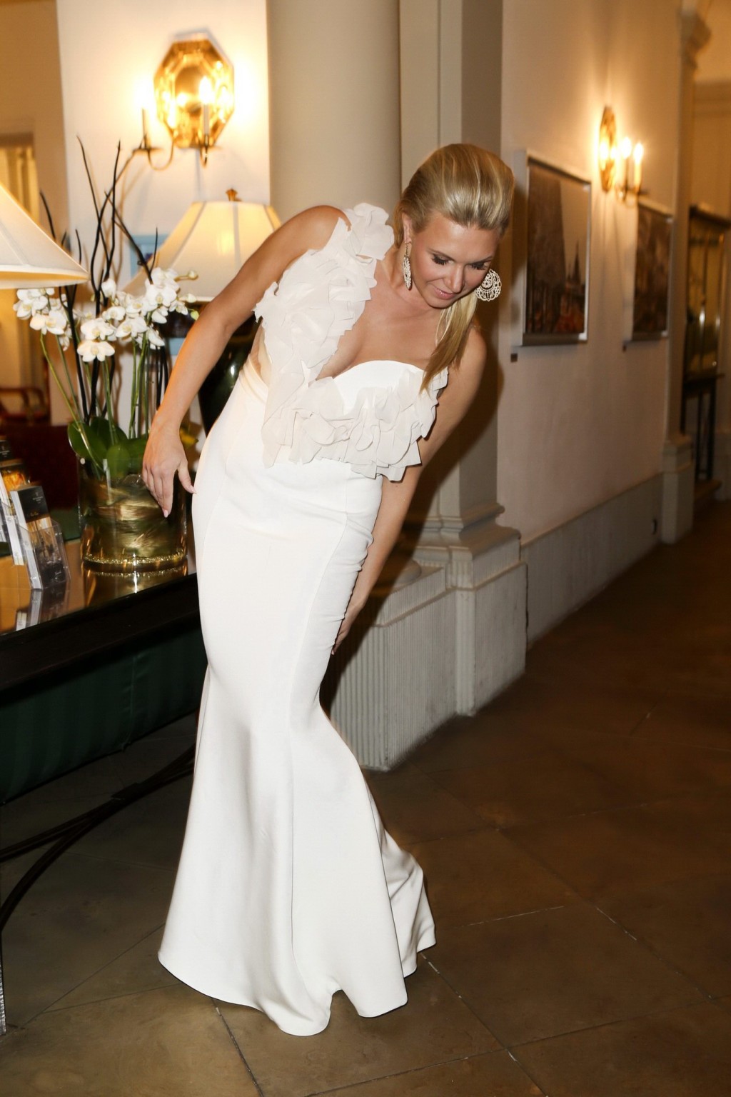 Magdalena brzeska con un sexy vestido blanco en el 10semper opernball en 
 #75173680