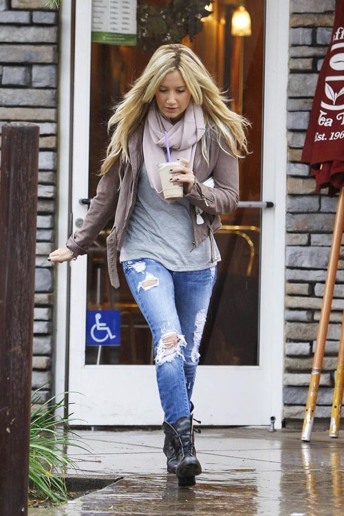 Ashley tisdale weichsten Arsch in zarten Dessous
 #75370285