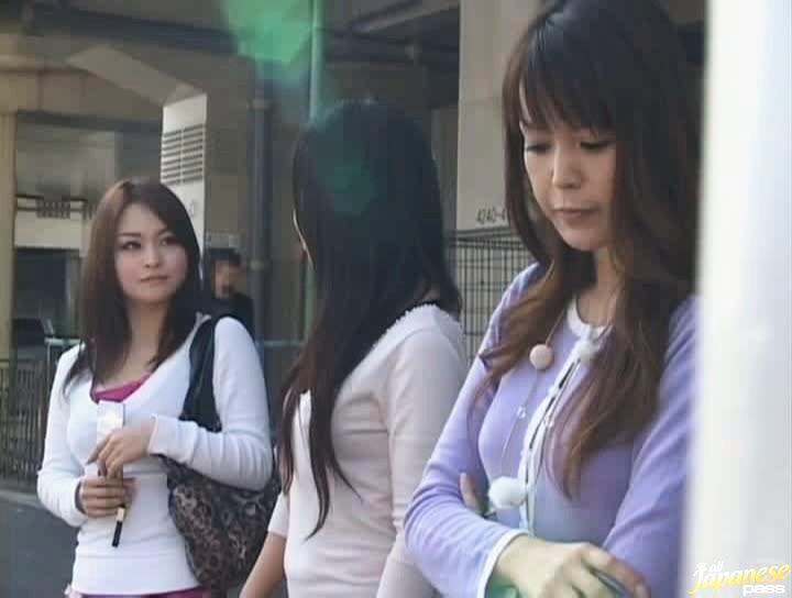 Kinky jap Mädchen gefickt in der Öffentlichkeit
 #69870970