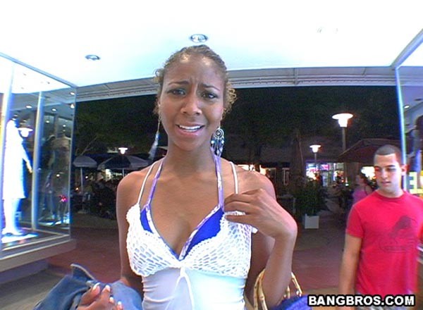 Dieses Mädchen hat einen erstaunlichen Arsch.
 #73338760