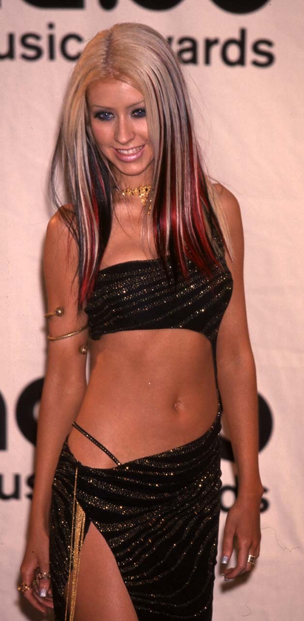 Christina Aguilera entblößt ihre Titten im durchsichtigen Top Paparazzi schießt
 #75321593