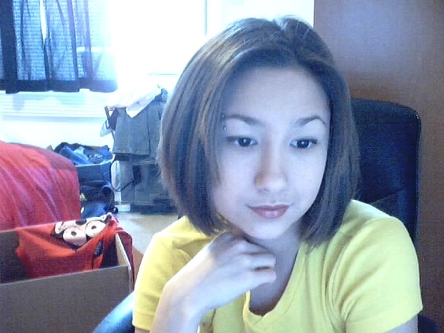 Asiatische Teenie-Schönheit mit Webcam
 #70033936