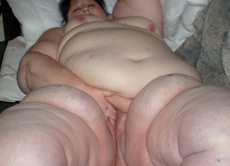 Des femmes très grosses qui s'exhibent
 #71746535
