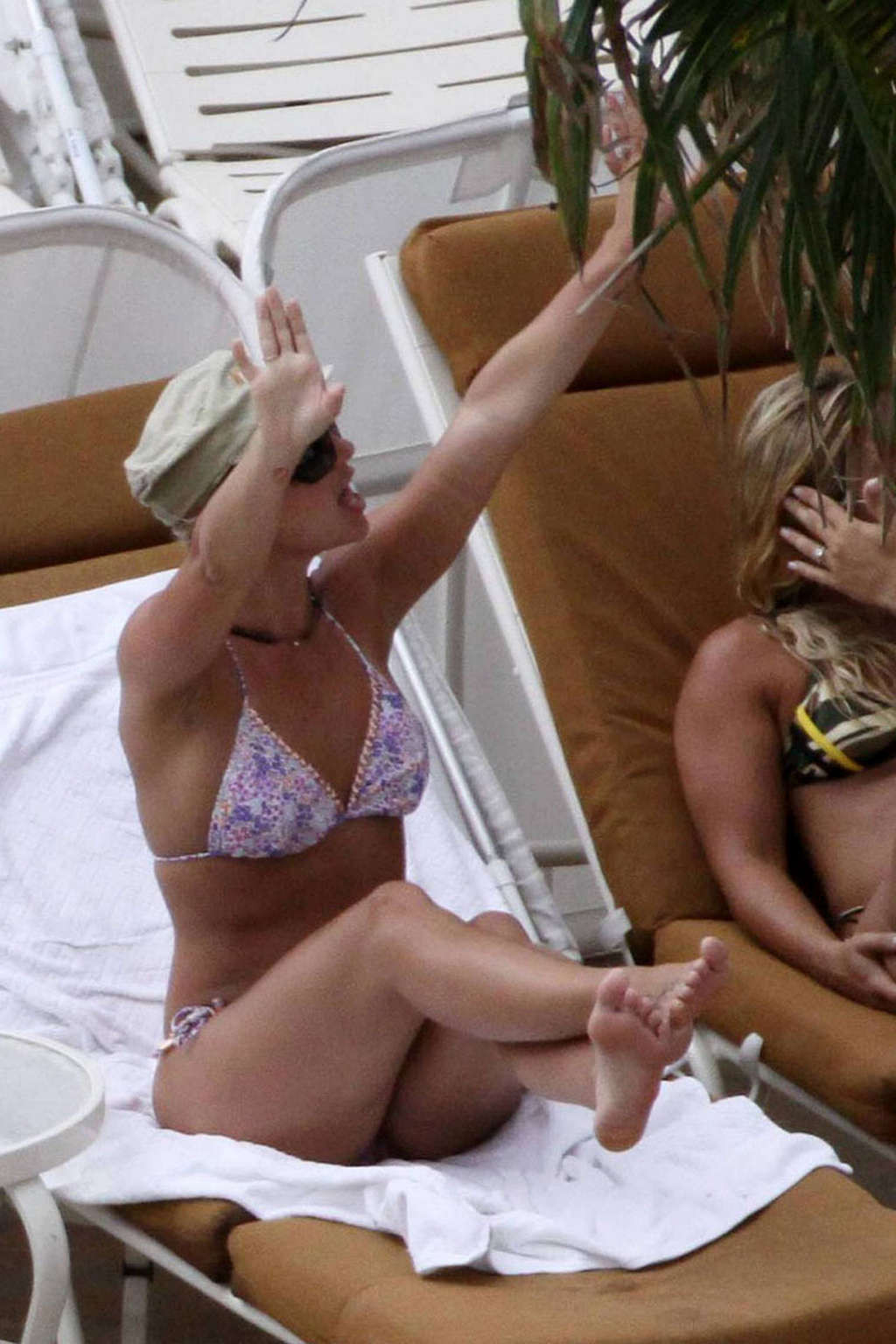 Britney Spears showing her sexy body and hot ass in bikini on beach #75360695
