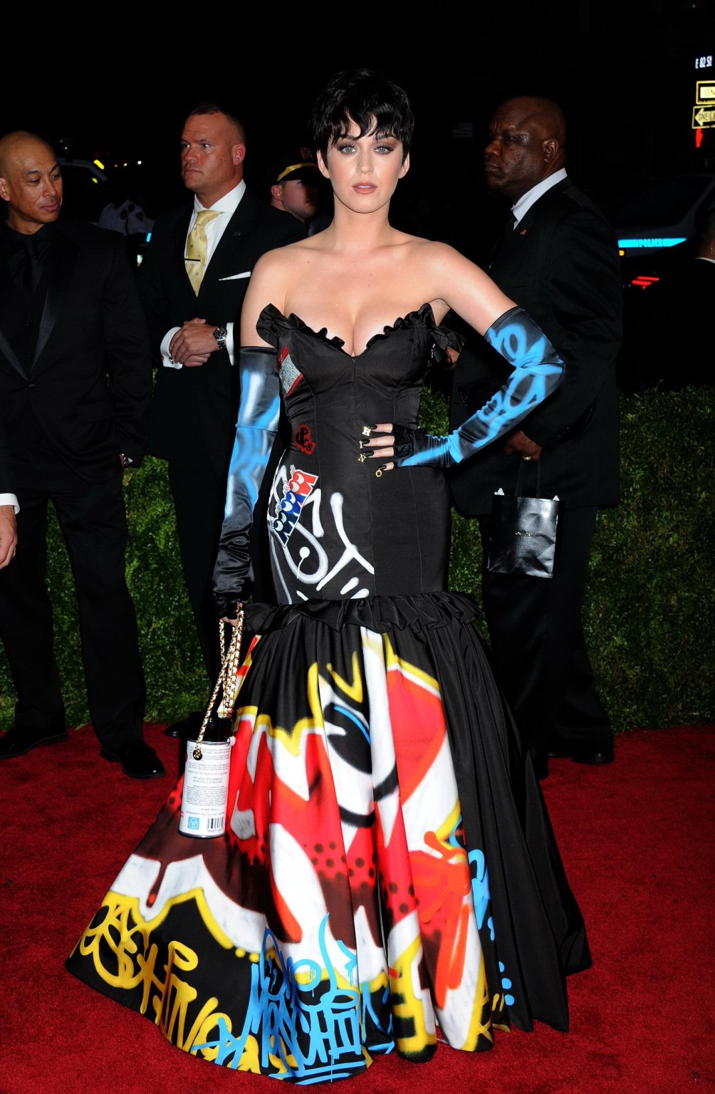 Katy Perry zeigt riesigen Ausschnitt bei der Kostüm-Institut-Benefiz-Gala im me
 #75164779