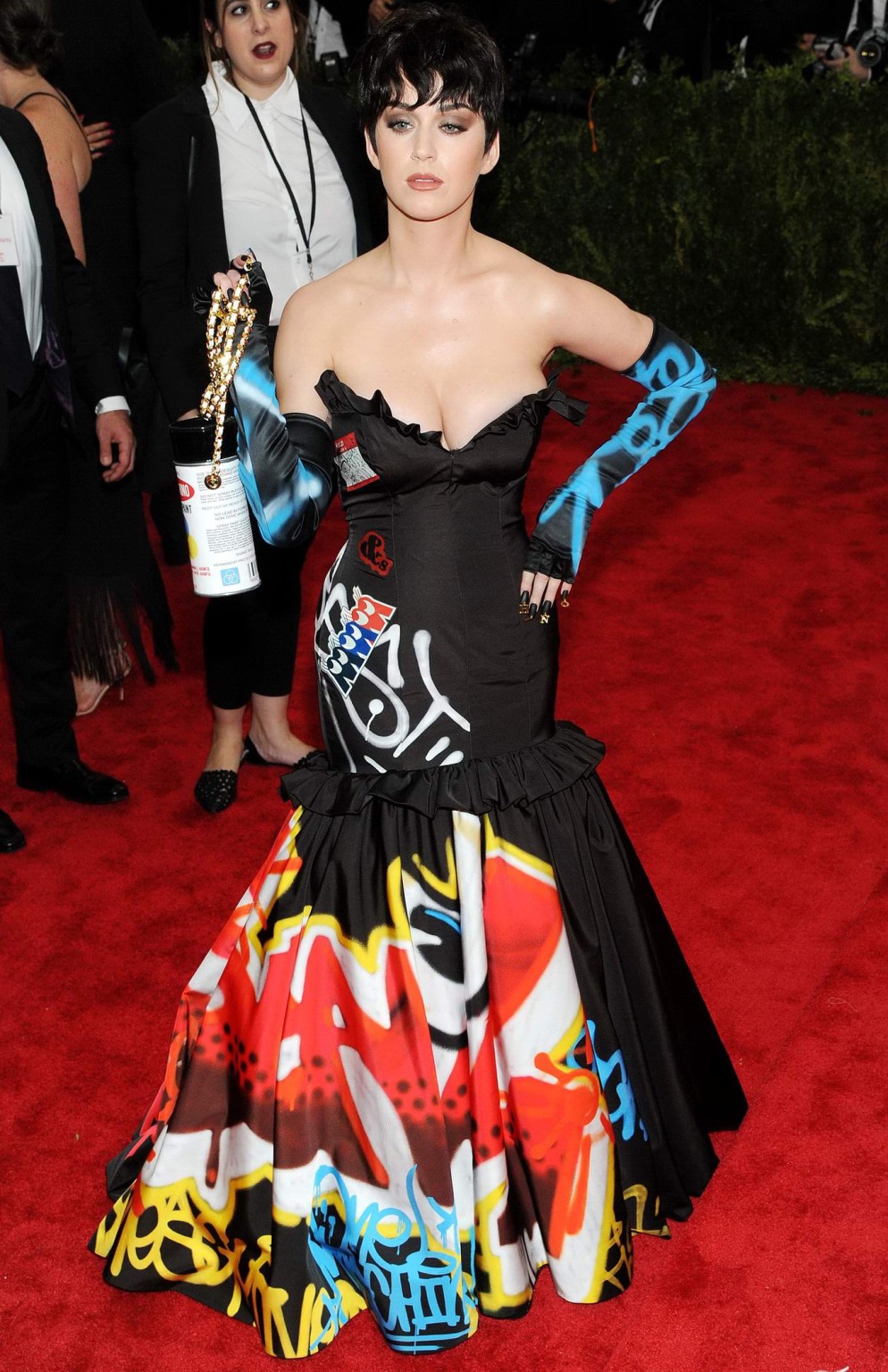 Katy perry mostrando enorme escote en la gala benéfica del costume institute en el me
 #75164838