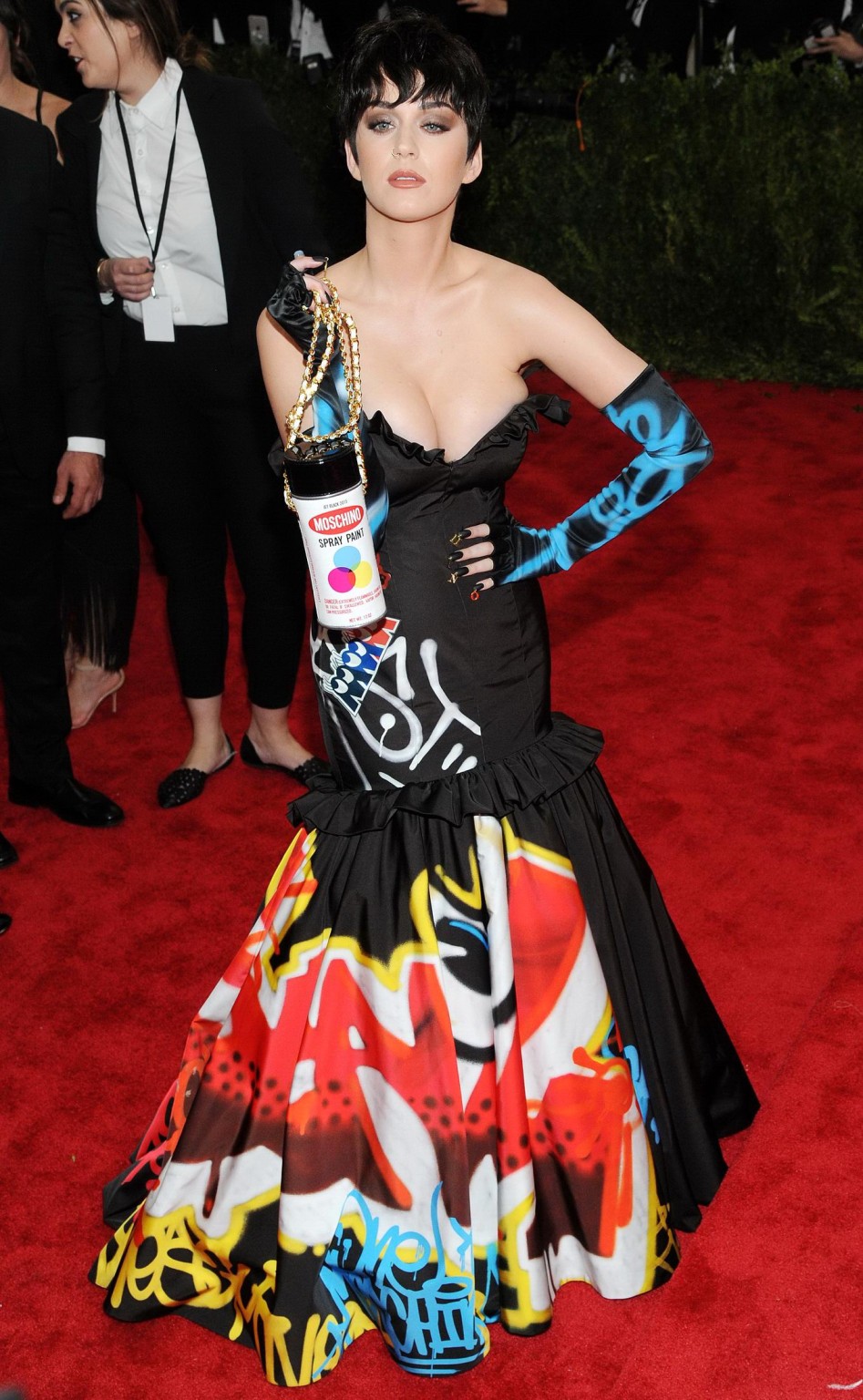Katy Perry zeigt riesigen Ausschnitt bei der Kostüm-Institut-Benefiz-Gala im me
 #75164851
