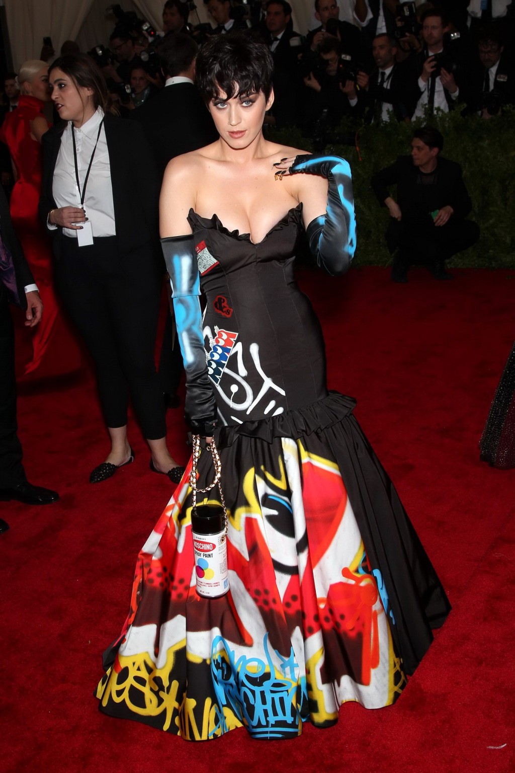 Katy perry mostrando enorme escote en la gala benéfica del costume institute en el me
 #75164873