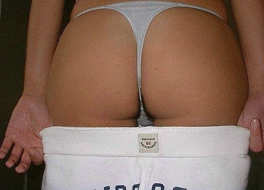 Enge Höschen kaum Abdeckung lewd babe?s Schätze
 #73181713