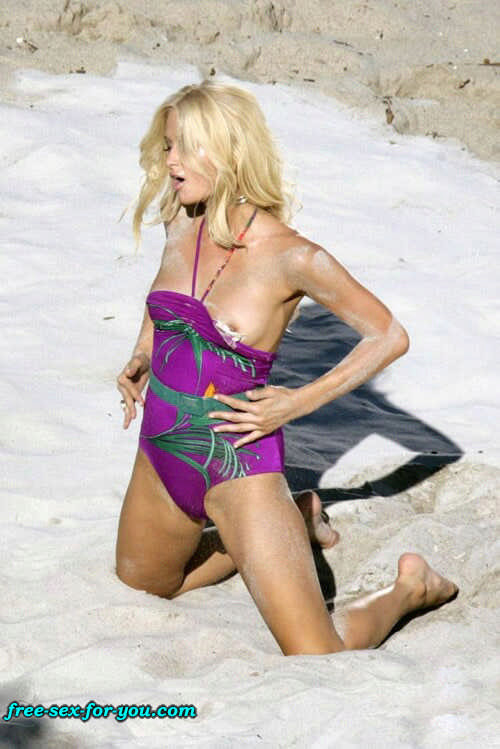 Paris Hilton showing ass and nipple slip paparazzi pictures #75437005