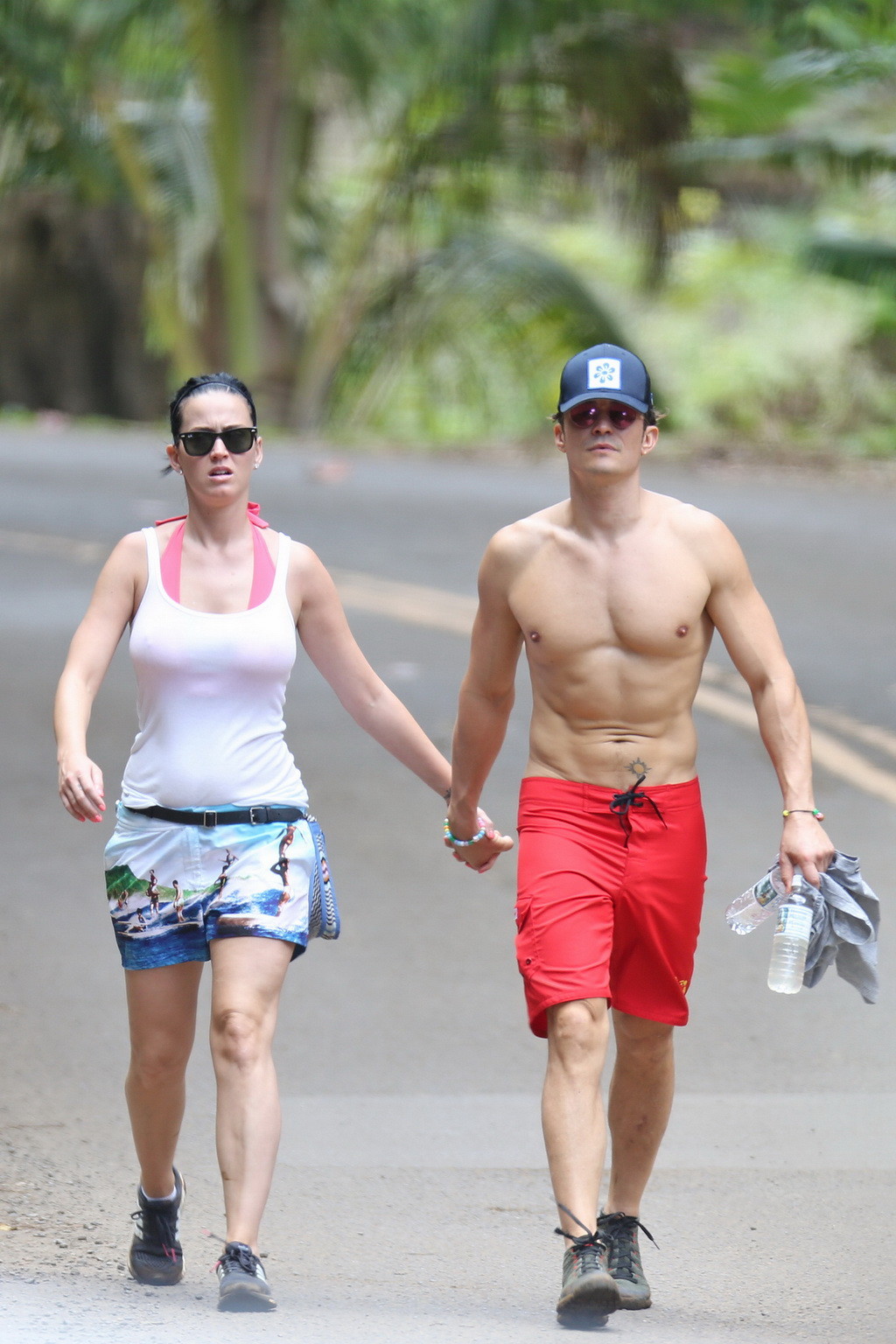 Katy Perry showing pokies in bikini top and shorts #75145318