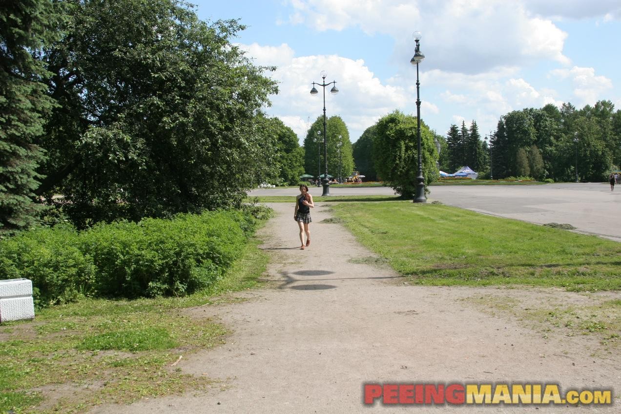 Glassed cutie wets her azure sexy knickers and the bench in the park #76519795