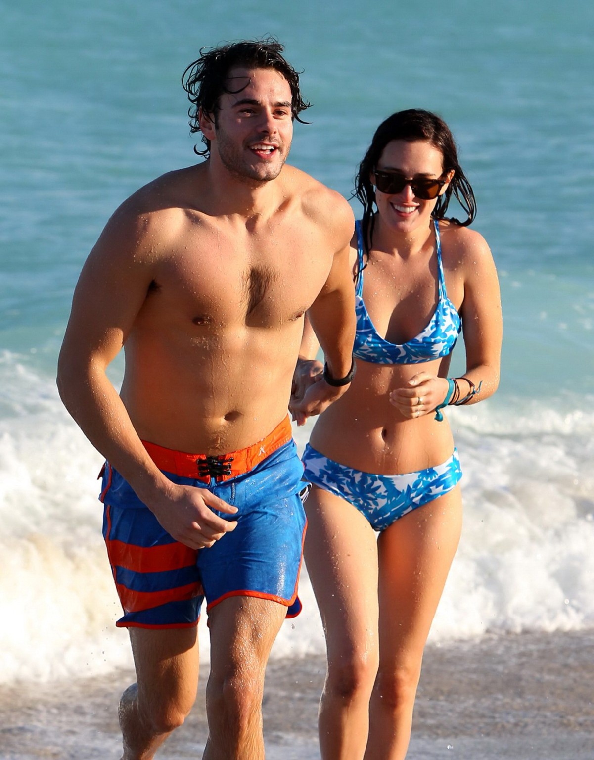 Rumer willis con un sexy bikini azul y blanco en una playa de miami
 #75248753