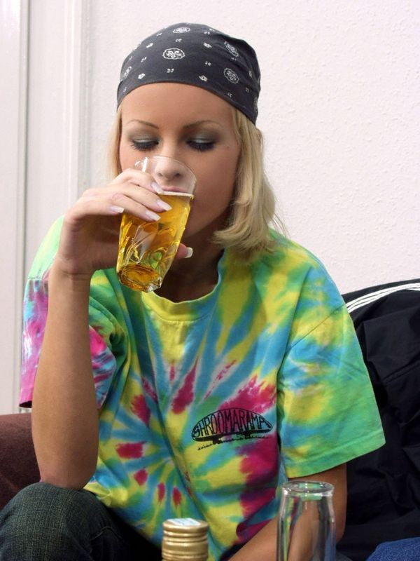 Heiße blonde Teens küssen
 #78241417