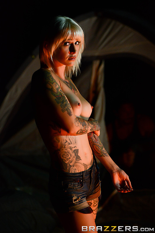 Kleio valentien fickt ihren Freund in einer gruseligen Nacht in der dese
 #77371879