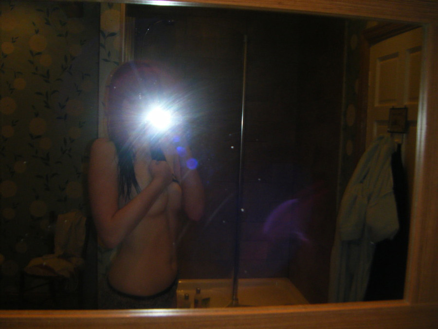 Raccolta di foto di una bella ragazza nuda di autoscatti caldi
 #77082400