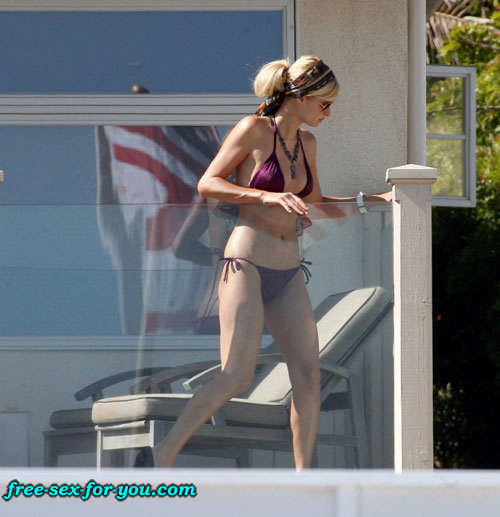 Paris Hilton show ass upskirt and bikini on beach paparazzi pix #75432146