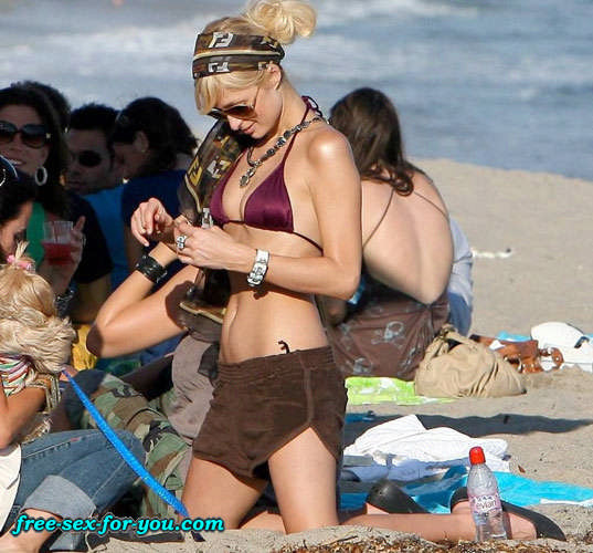 Paris Hilton show ass upskirt and bikini on beach paparazzi pix #75432173