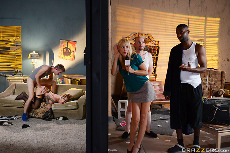 En uno de los barrios más sombríos que te puedas encontrar, el canal 4 de noticias repo
 #68546520