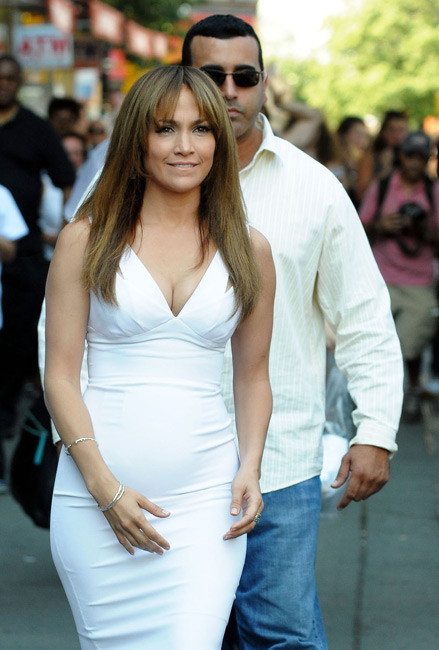 Jennifer Lopez grandi tette in abito bianco sexy
 #75380701