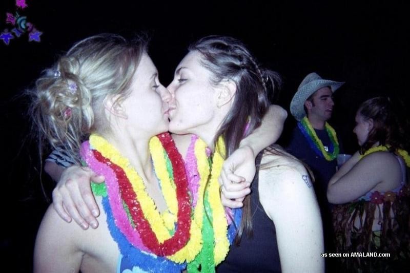 Kinky arrapato selvaggio amatoriale lesbo amanti in liplock vapore
 #68161489