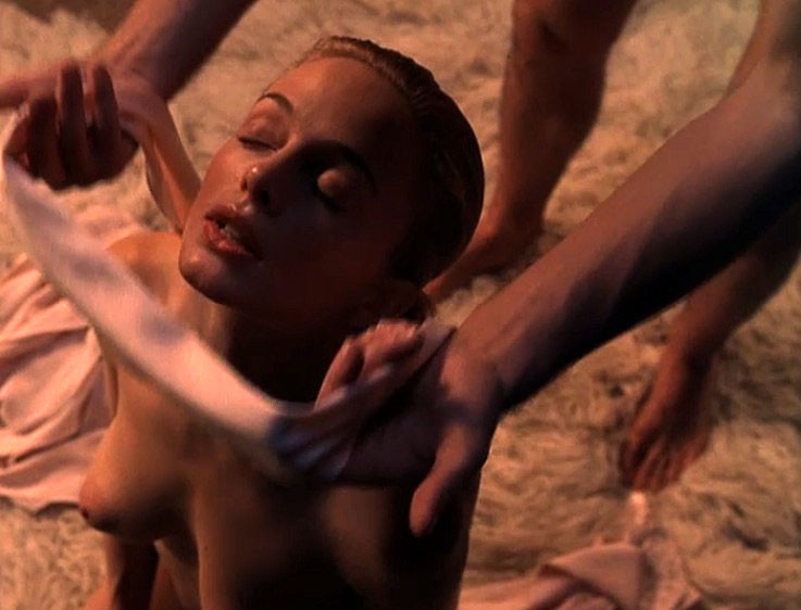 Heather Graham zeigt ihre schönen großen Titten in nackten Filmkappen
 #75401416