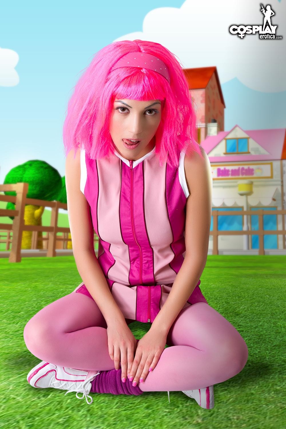Pink hair cosplay #70767480