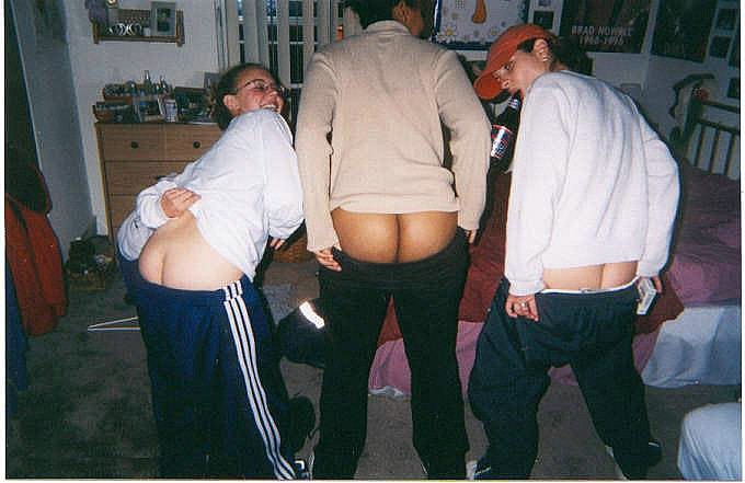Amateur girlfriends posing #68078204