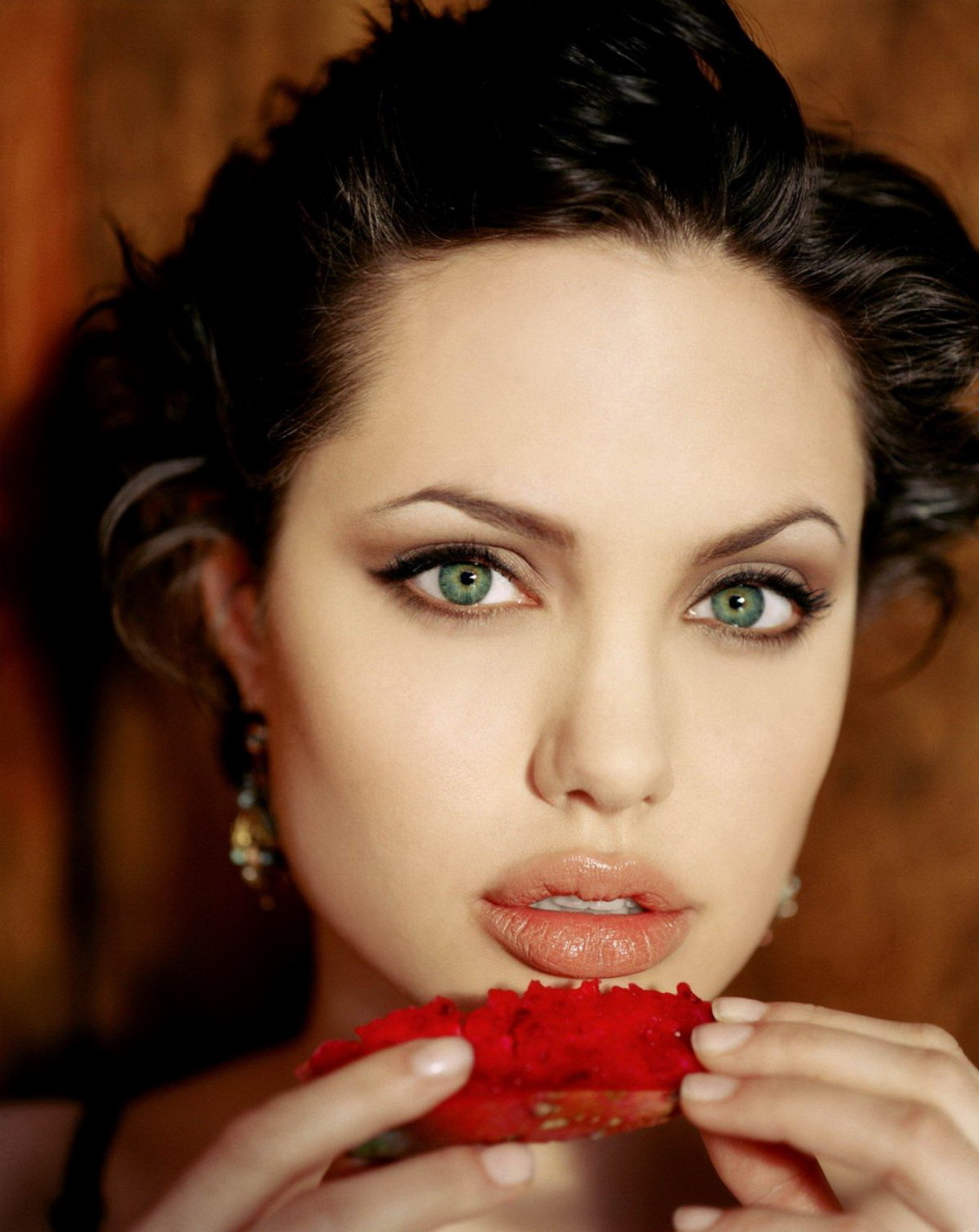 Angelina jolie mostrando su cuerpo caliente para vanity fair italia junio 2015 número ou
 #75161128
